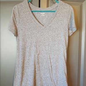 Women’s vneck shirt